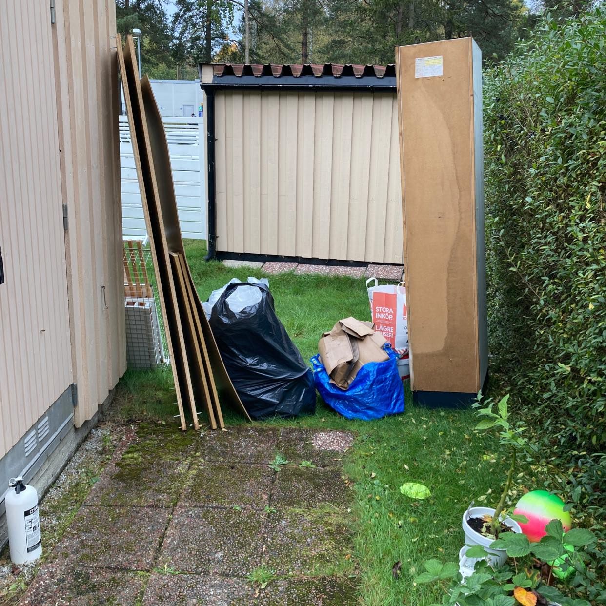 image of Slänga garderober - Handen