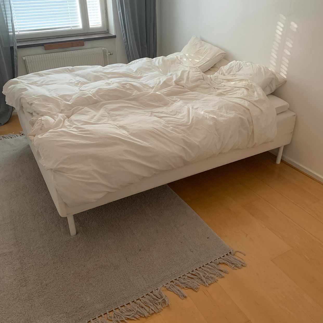 image of Soffa, säng och mattor - 