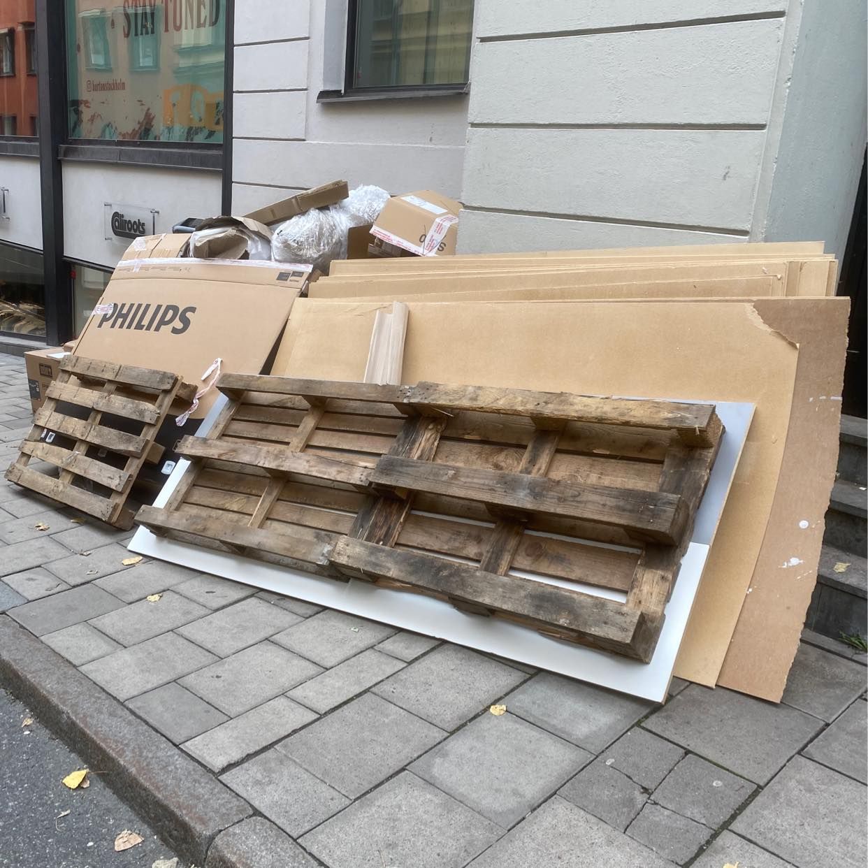image of Kartonger, pallar, plast - Stockholms Stad