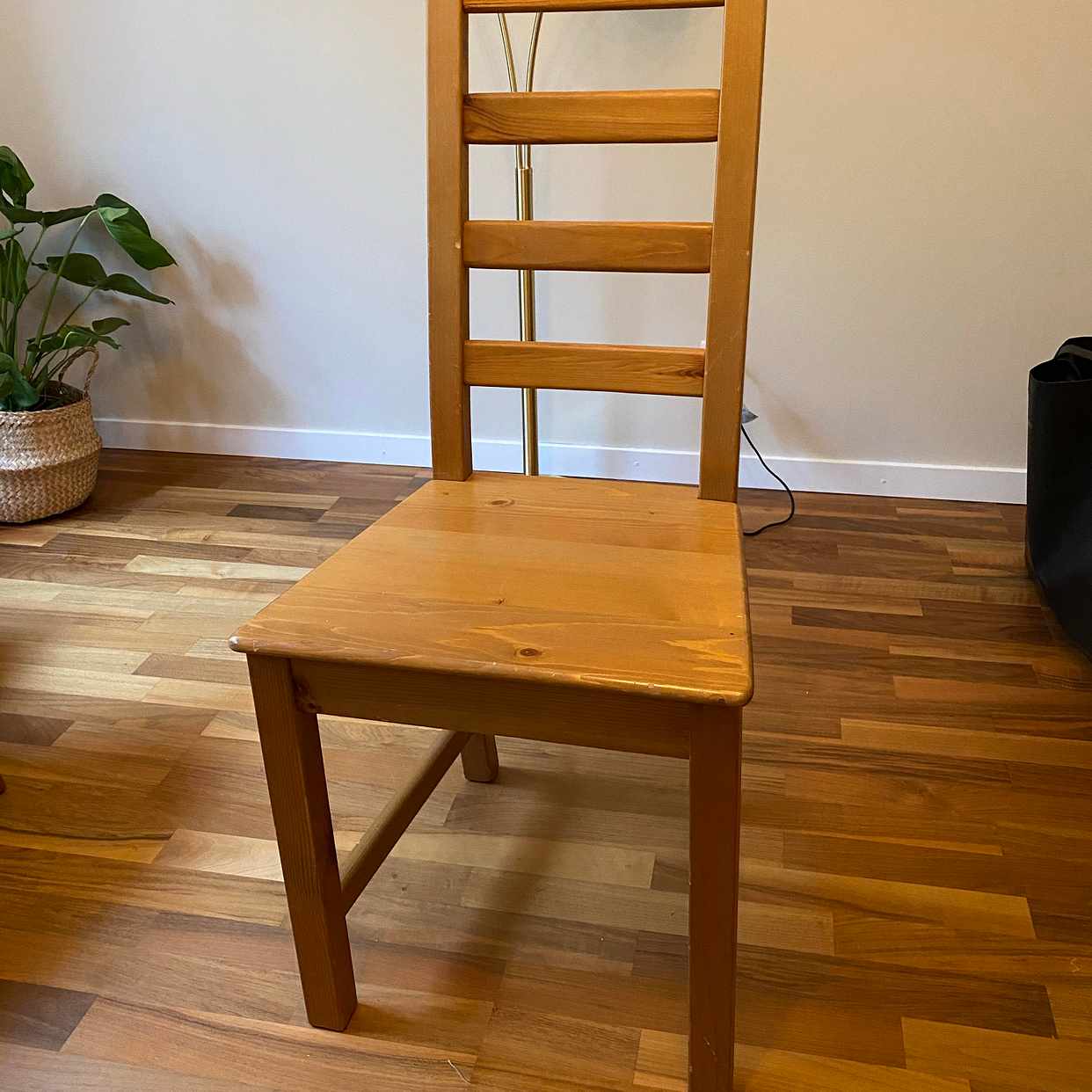 image of 4 chairs for free - Stockholm City