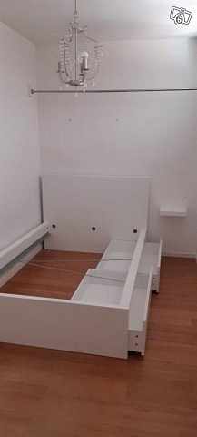 image of IKEA-säng MALM 120x200 - 