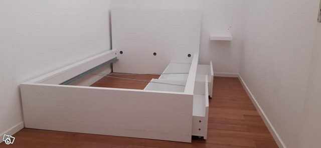image of IKEA-säng MALM 120x200 - 