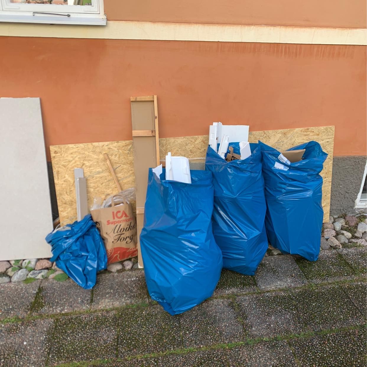 image of Ta bort lite blandat - Bromma