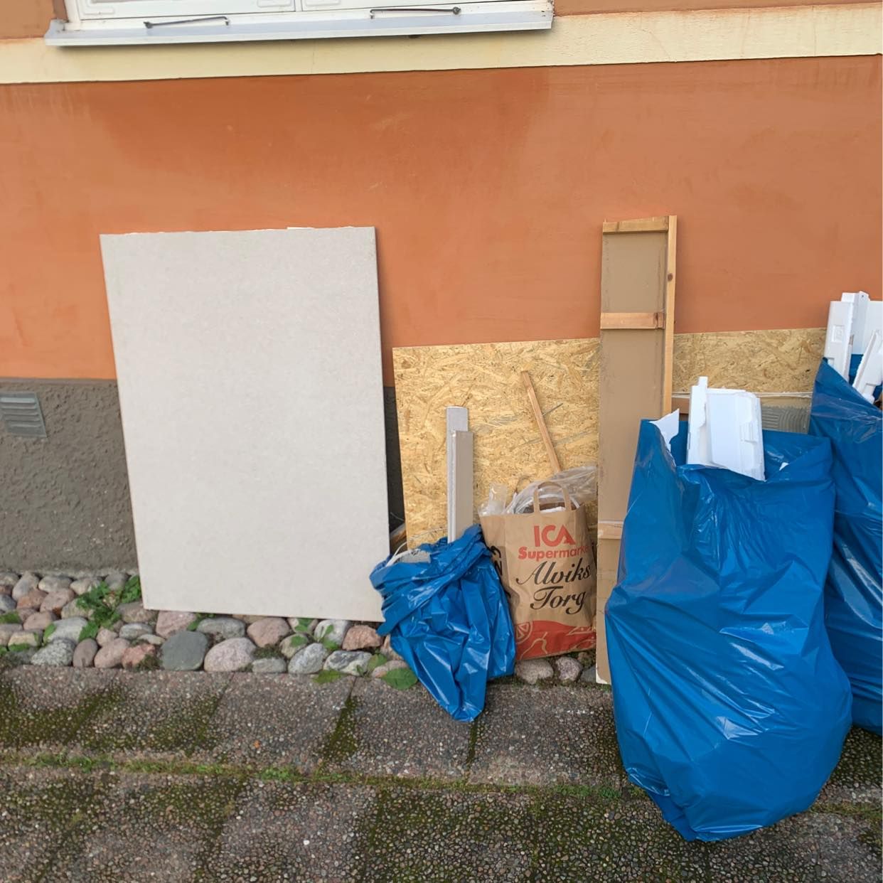 image of Ta bort lite blandat - Bromma