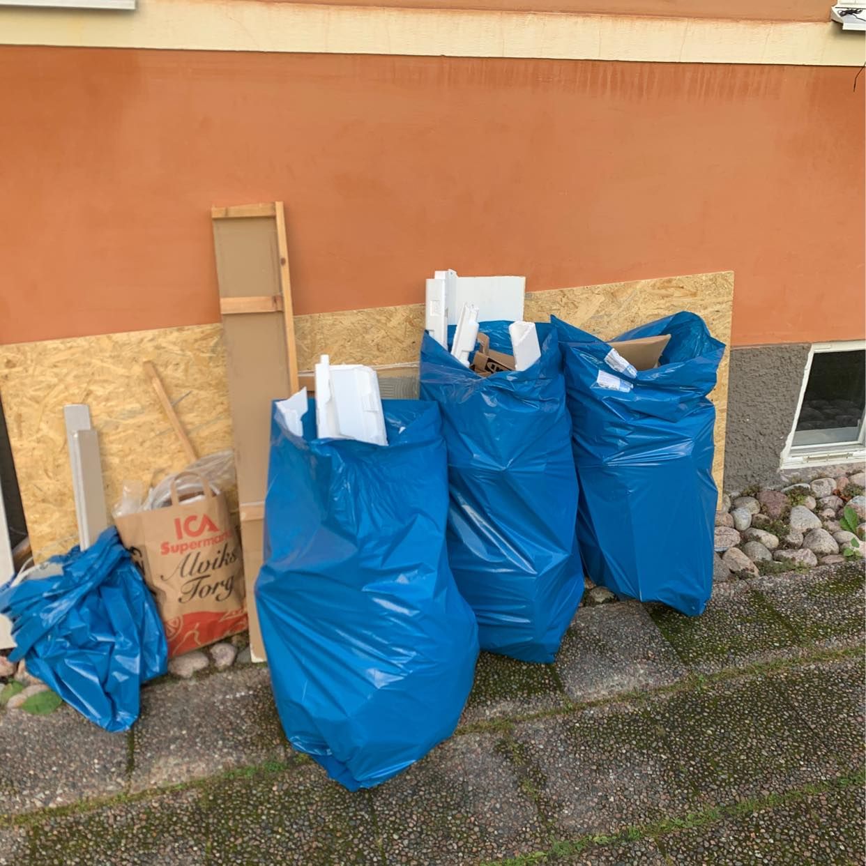 image of Ta bort lite blandat - Bromma
