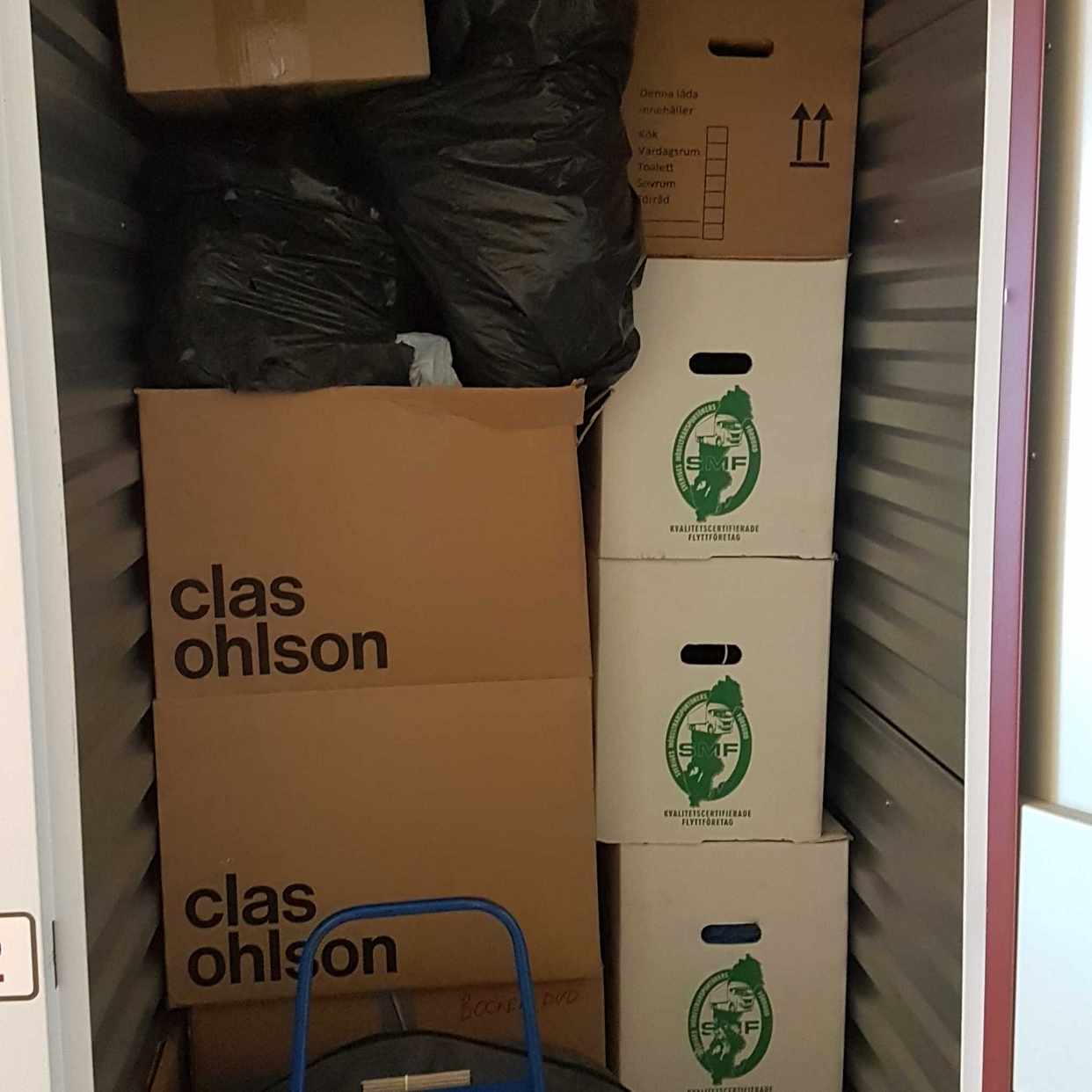 image of Flyttkartonger att slänga - Stockholm