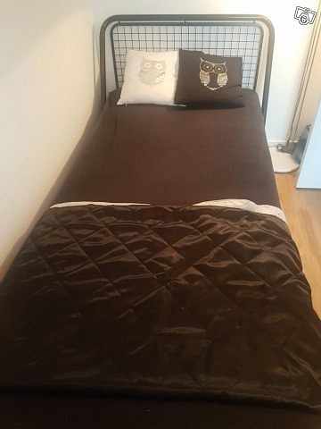 image of Säng med överkast och 2 k - 