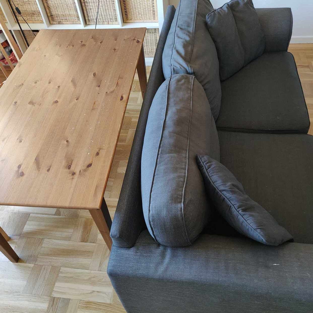 image of Soffa, Bord och 2 stolar - Johanneshov