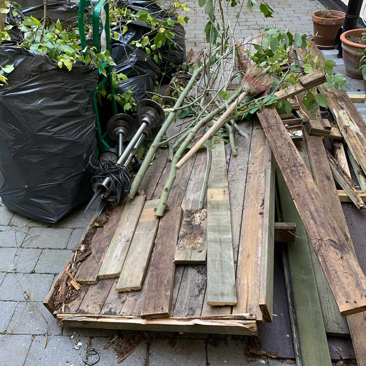 image of Sopor efter gårdsrensning - Stockholms Stad