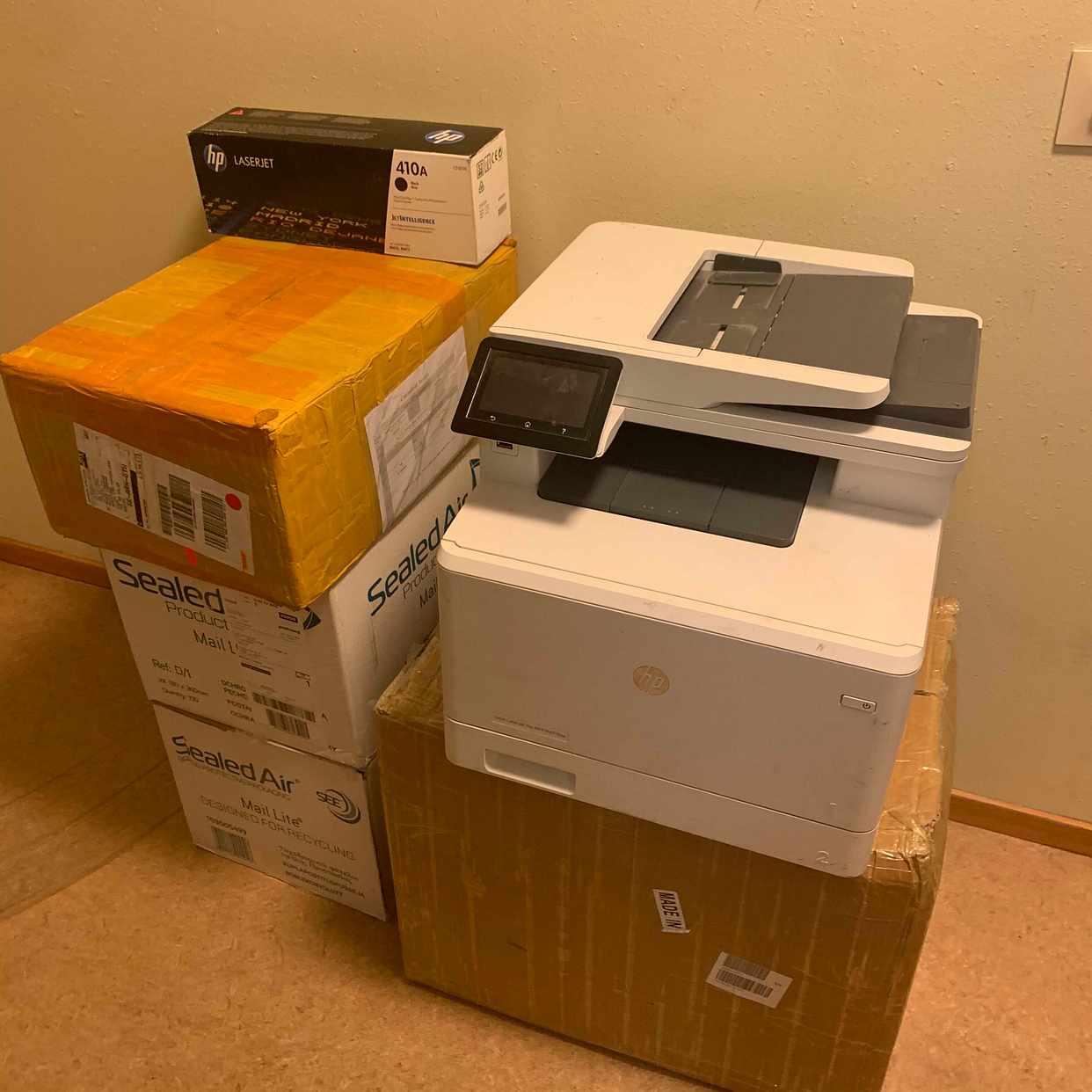 image of Kartonger och 1 skrivare - 