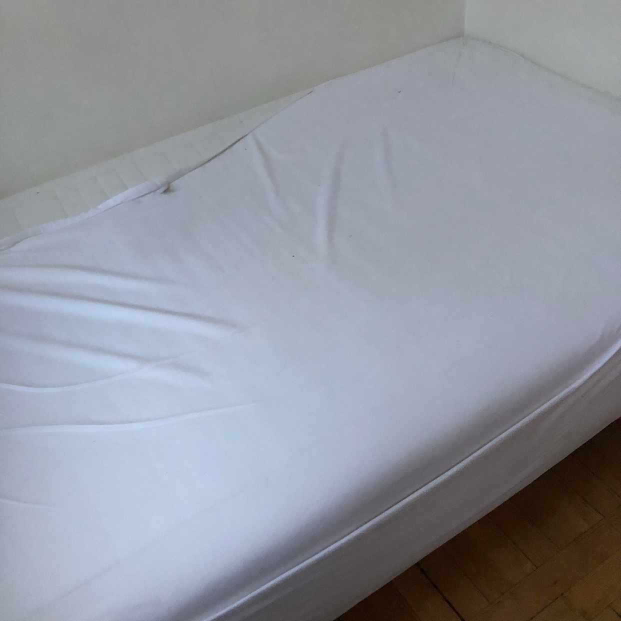 image of Säng, soffa, bord, stol - 