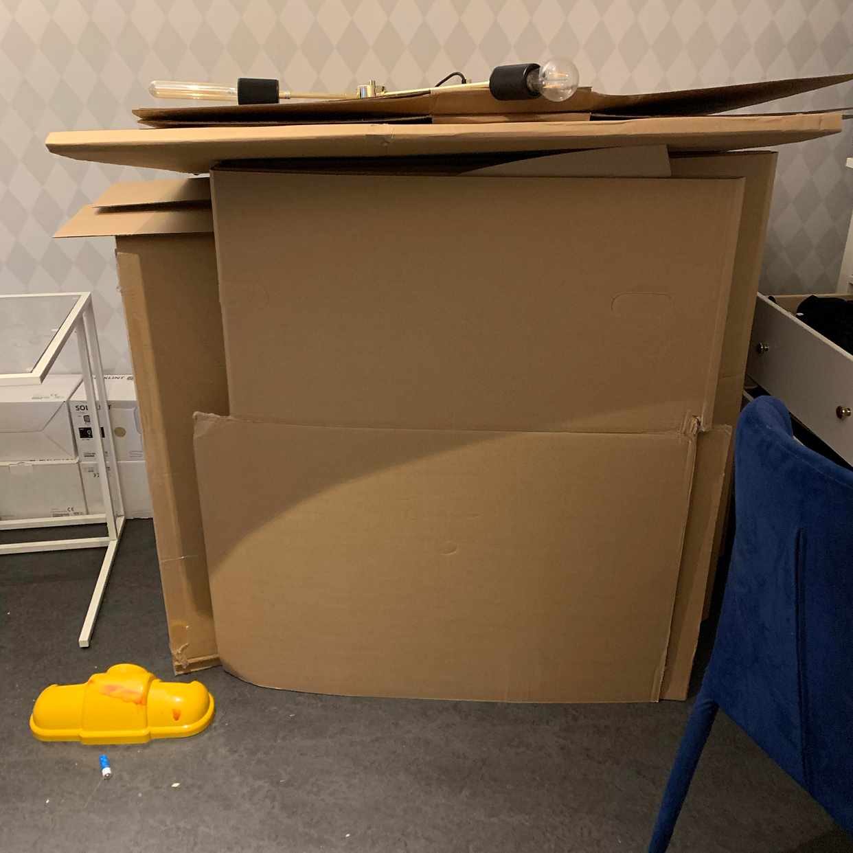 image of Kartonger och soffor - Johanneshov