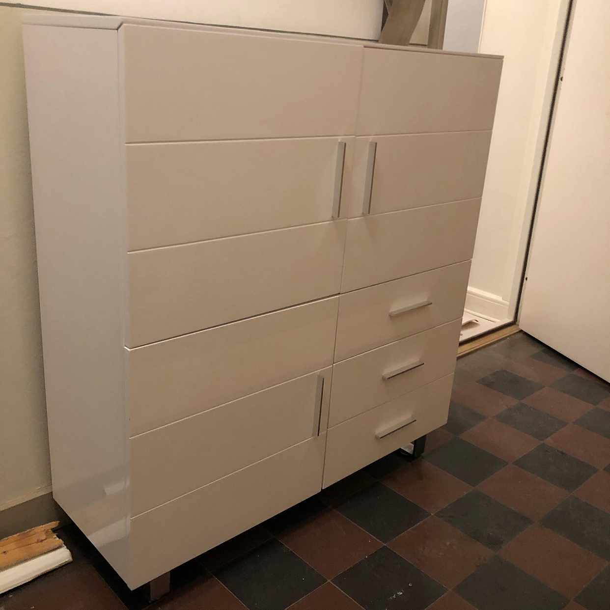 image of Fin hallmöbel bortskänkes - 