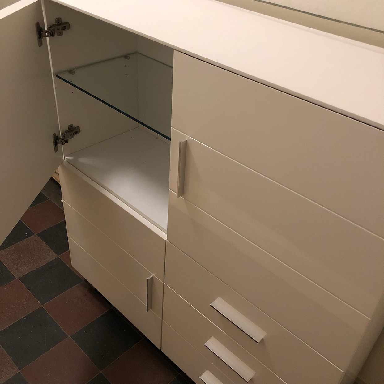 image of Fin hallmöbel bortskänkes - 