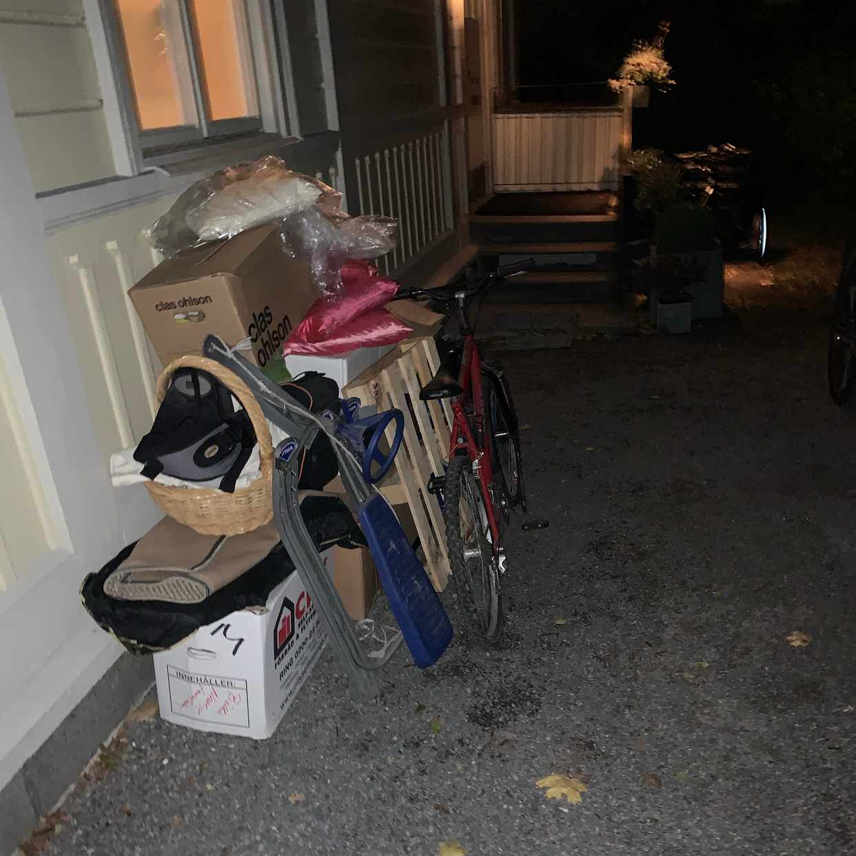 image of Bli av med diverse skräp - Stockholm