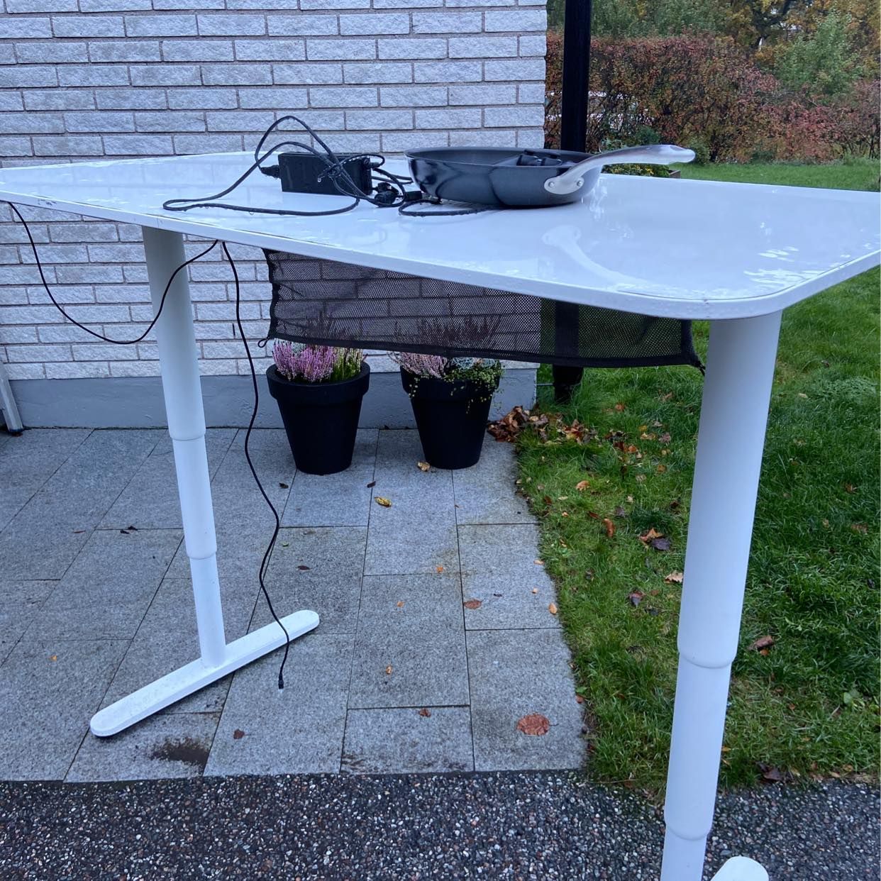 image of Slänga ett skrivbord - Lidingö