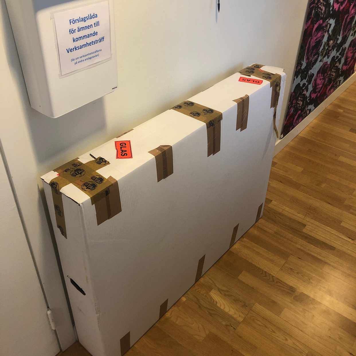 image of Vagn och kartong - 