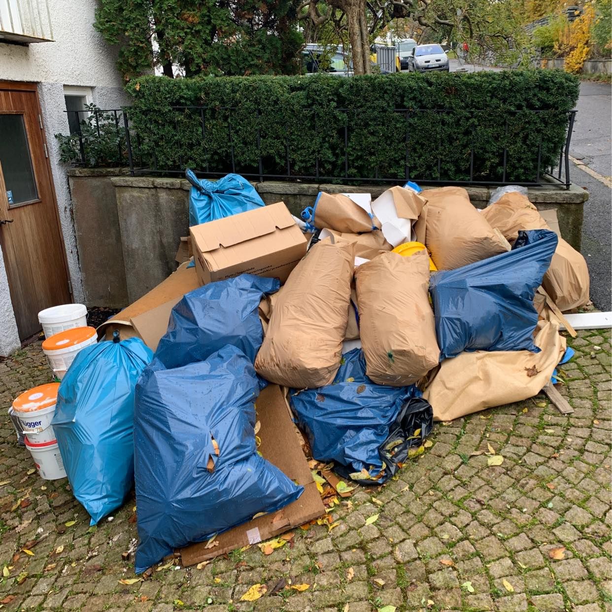 image of Byggavfall, färg etc. - Göteborg