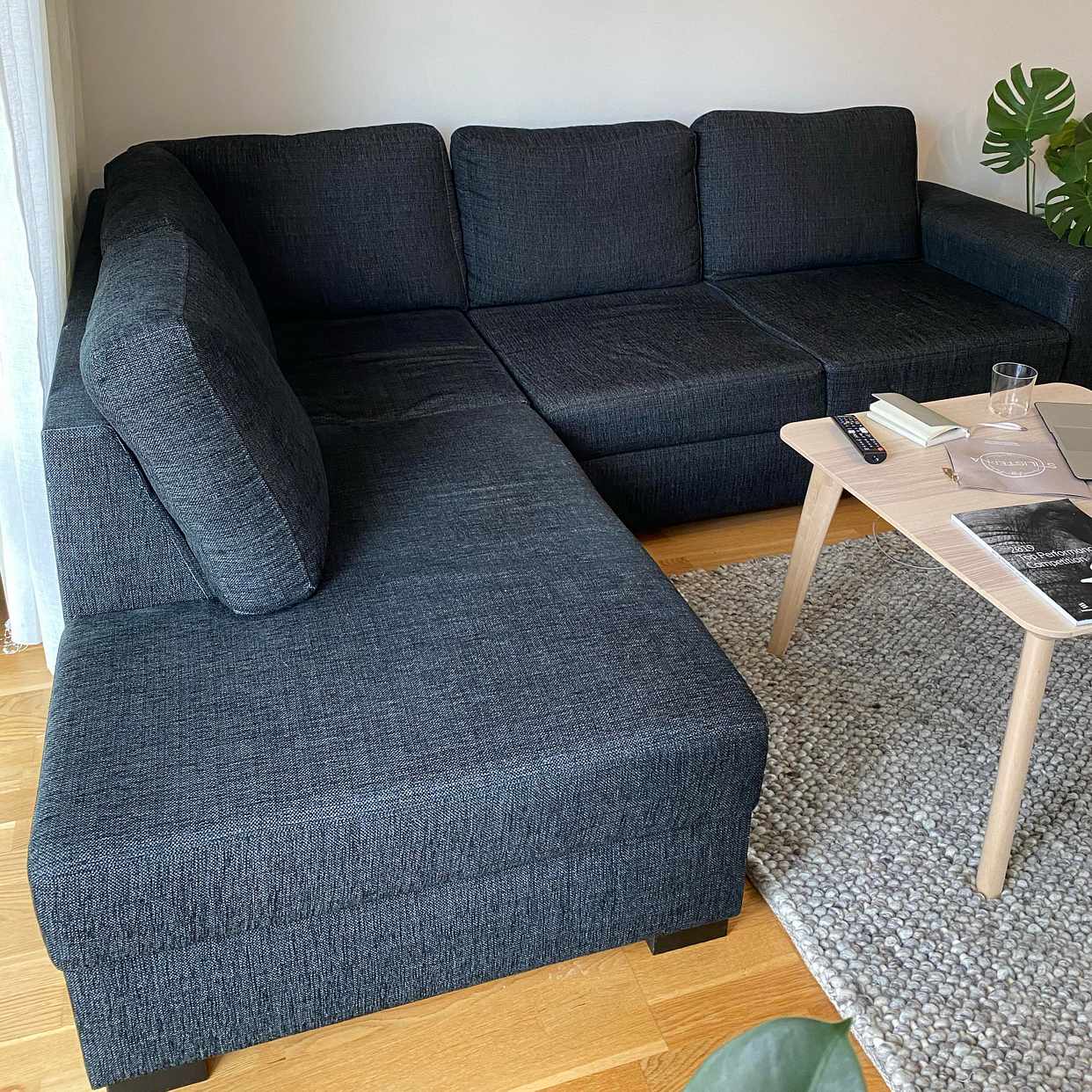 image of Soffa bortskänkes - Solna