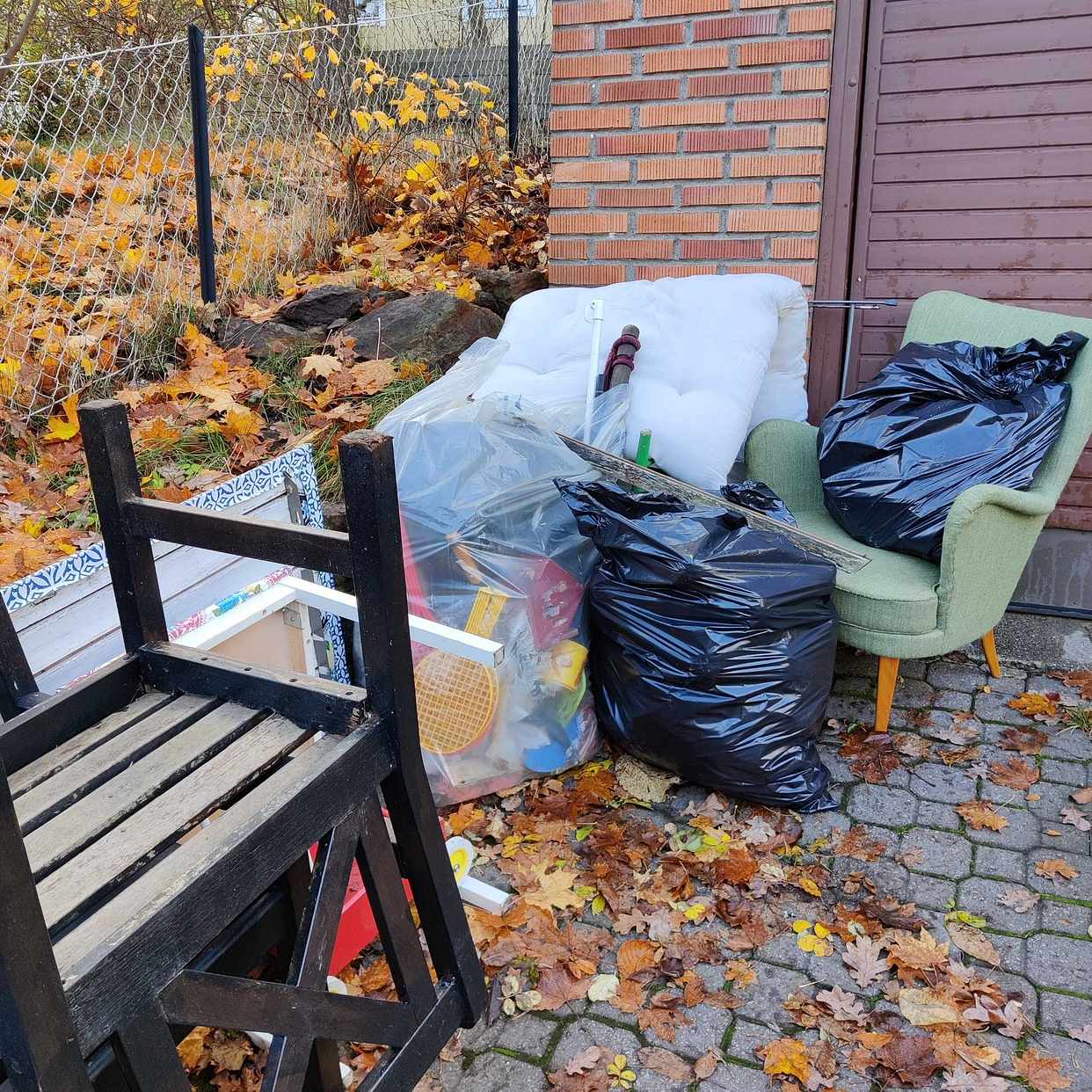 image of Slänga blandade grovsopor - Älvsjö
