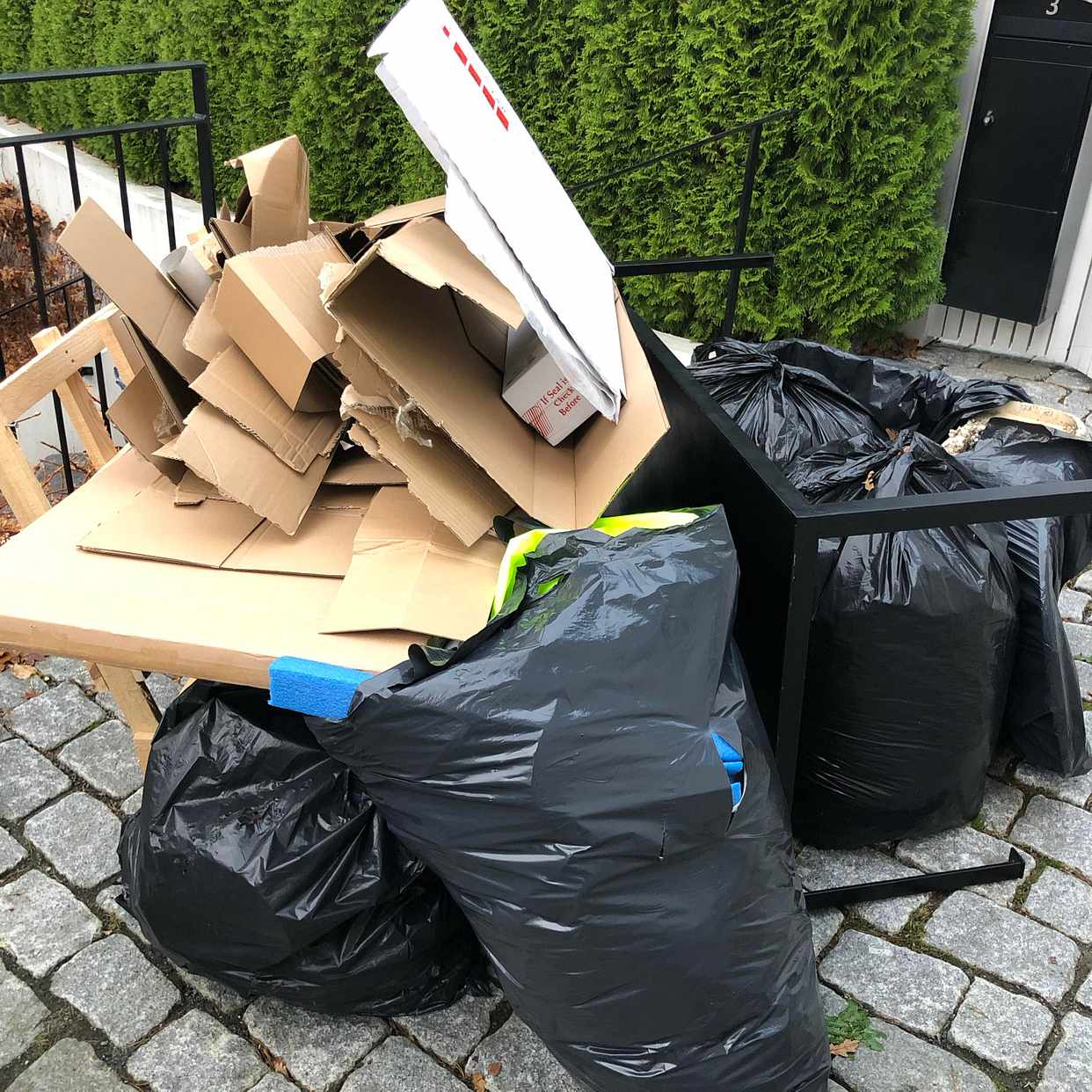 image of Diverse till återvinning - Vaxholm