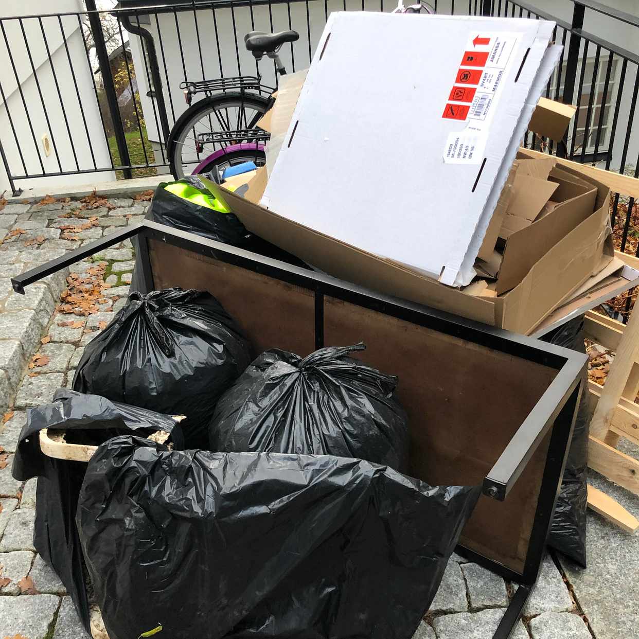 image of Diverse till återvinning - Vaxholm