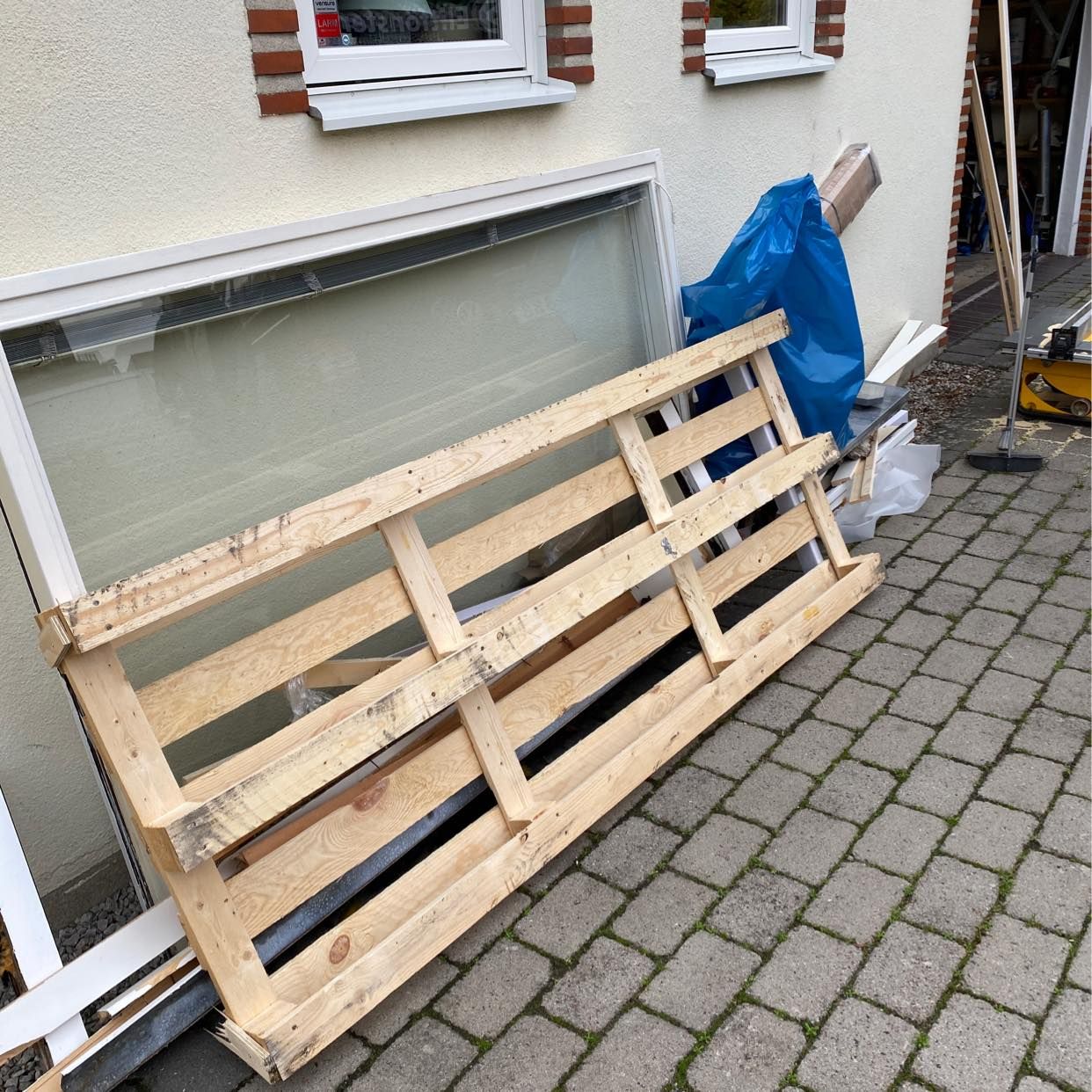 image of Rester från fönsterbyte - Staffanstorp