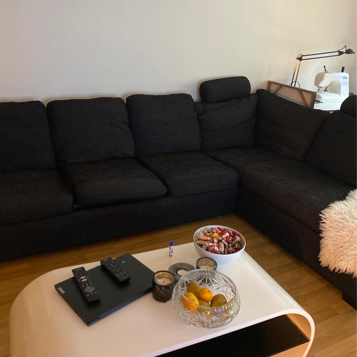image of Bortskänkes divansoffa - Mölnlycke