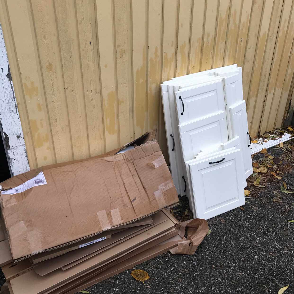 image of Wellpapp samt köksluckor! - Täby
