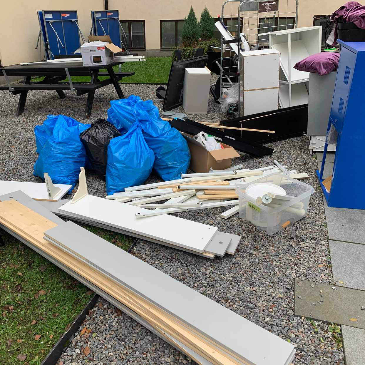 image of Få bort allt på bilderna - Stockholm