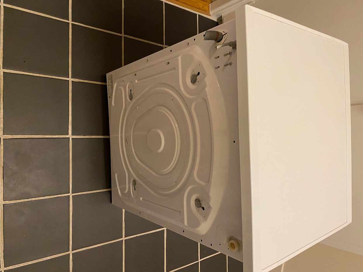 image of Trasig tvättmaskin - Hägersten