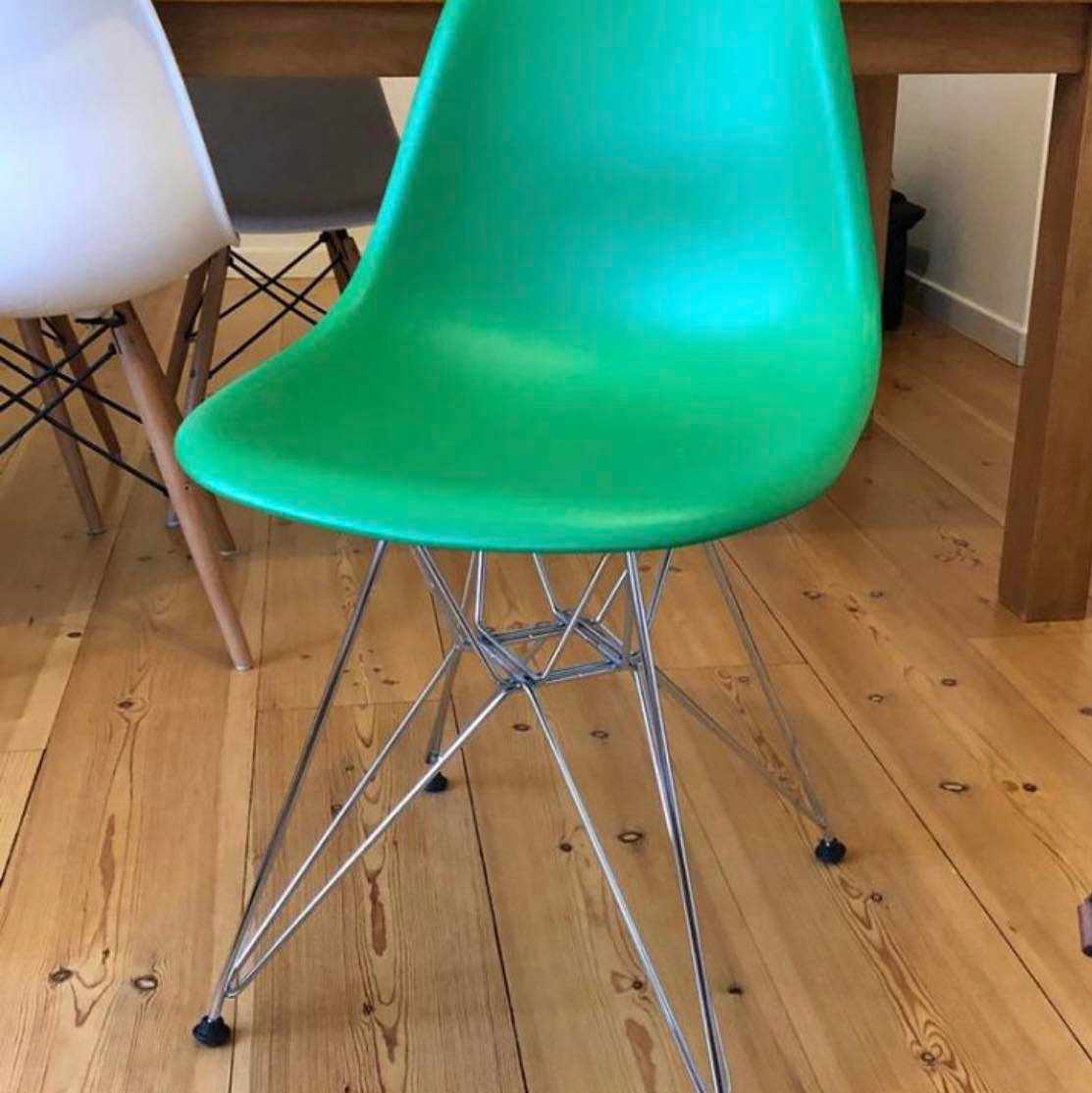 image of 4 ömtåliga stolar hämtas - 