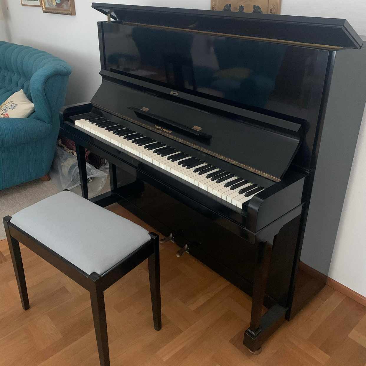image of Piano bortskänkes - Stocksund