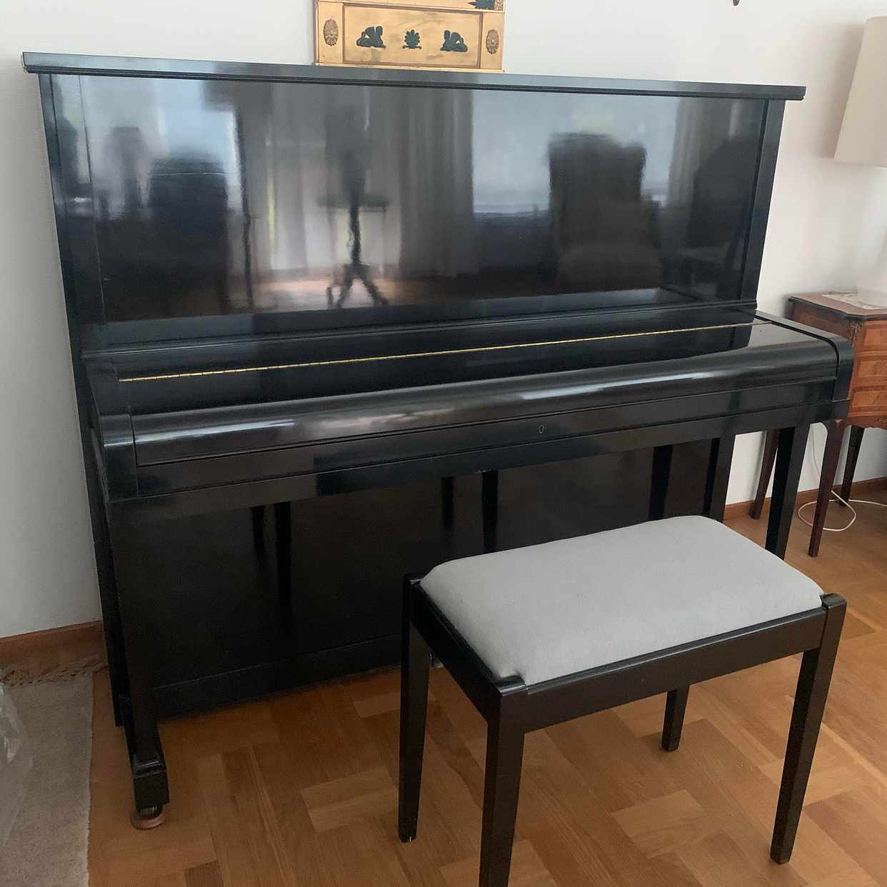 image of Piano bortskänkes - Stocksund