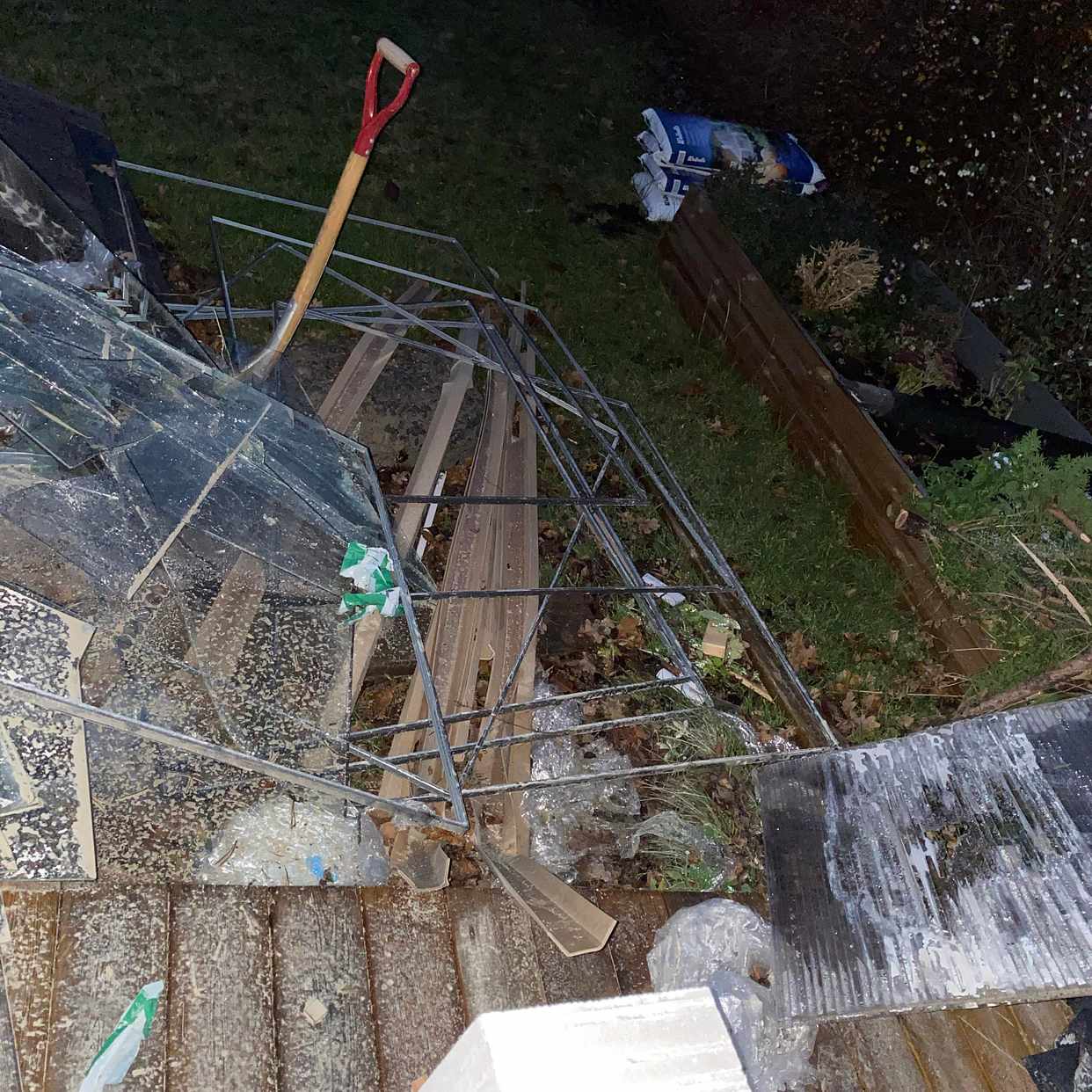 image of Ta bort byggskräp på tomt - Lidingö