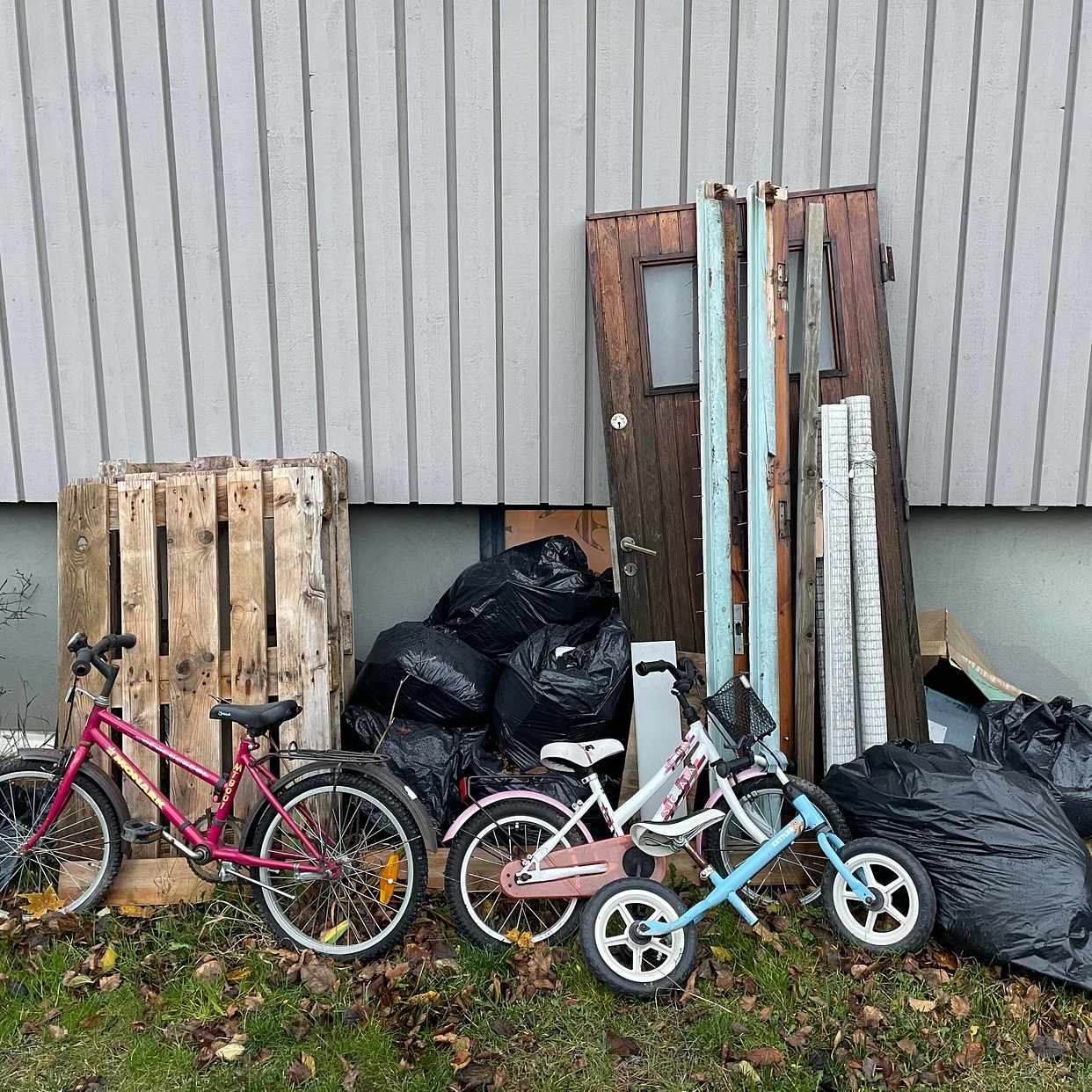 image of Blandat skräp till ÅVC - Älvsjö
