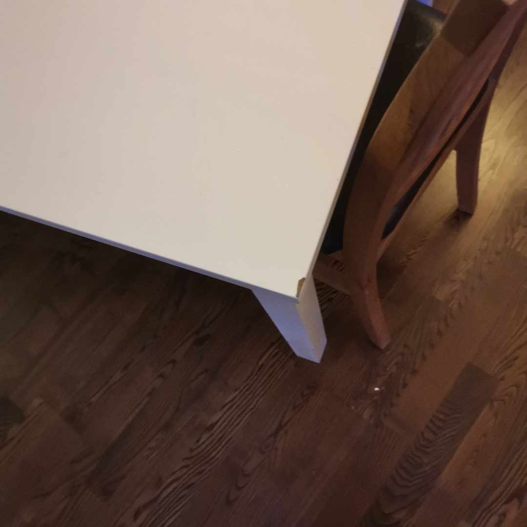 image of Matsalsbord och 4 stolar - Upplands Väsby