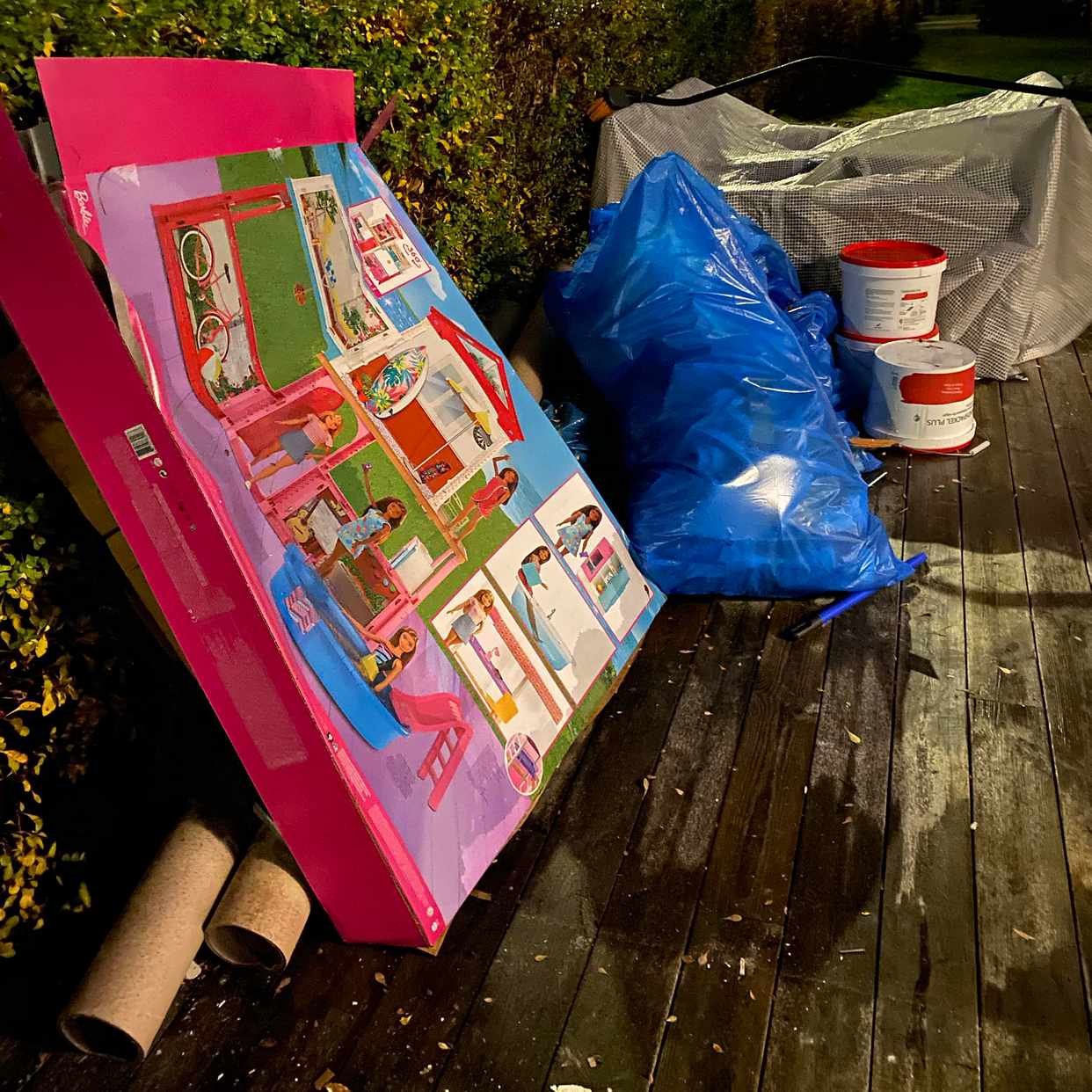image of Kartong samt sopsäckar - Täby