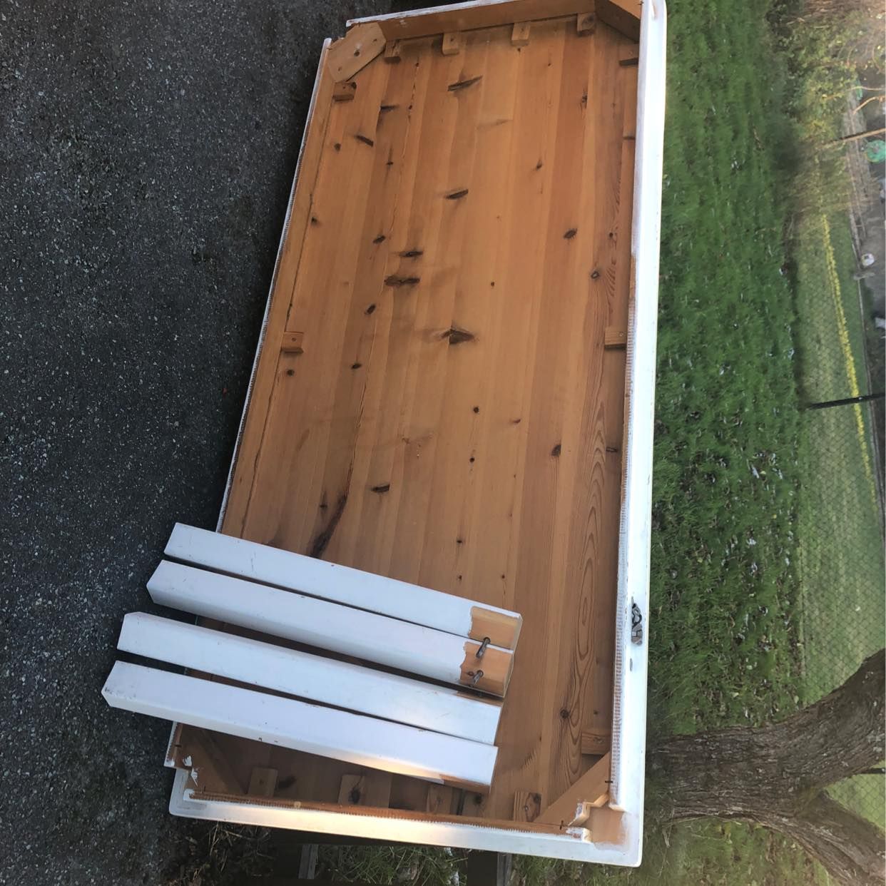 image of Hämta och slänga ett bord - Lidingö