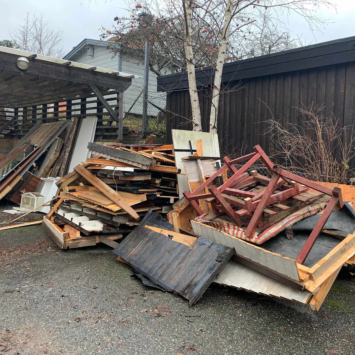 image of Två bodar till tippen - Älvsjö