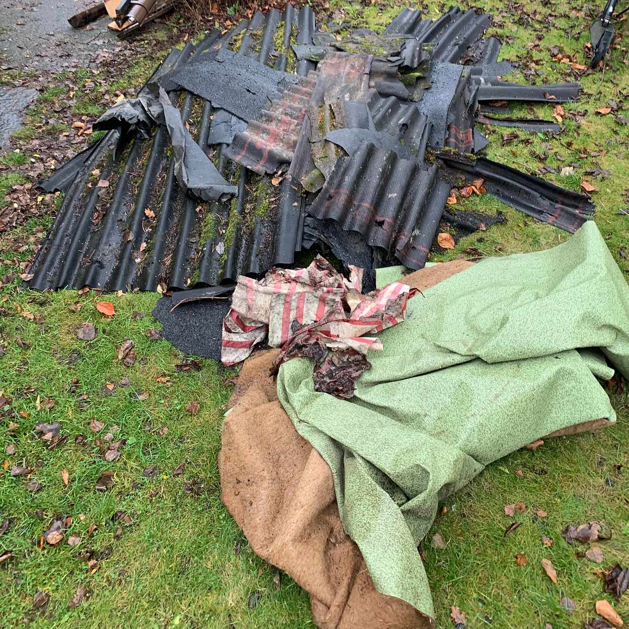 image of Två bodar till tippen - Älvsjö