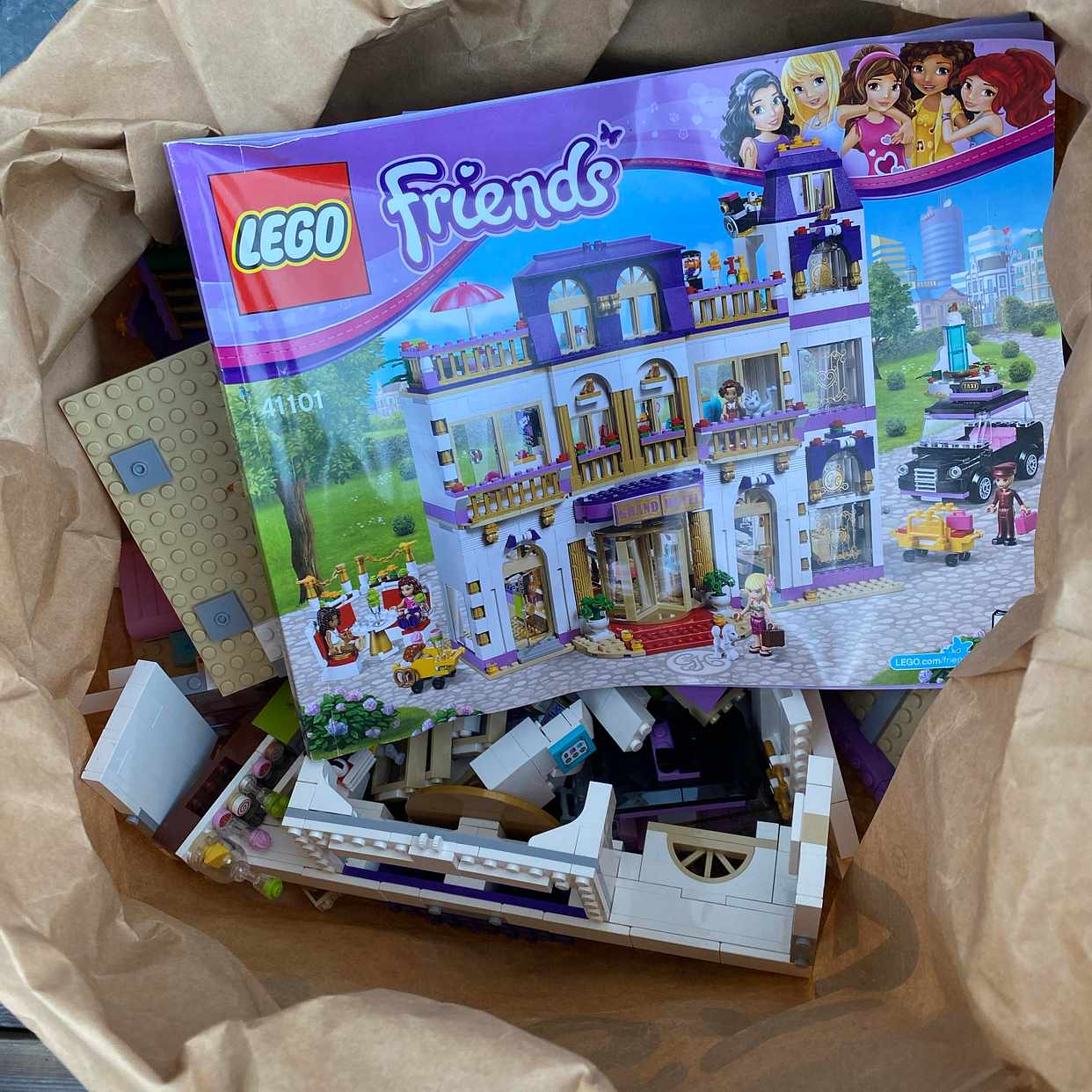 image of Lego, pyssel och pärlor - Täby