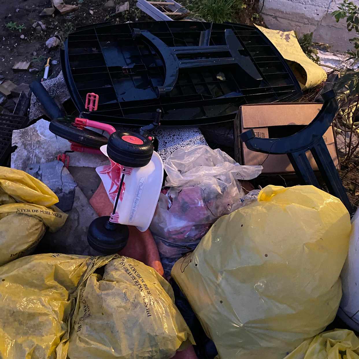 image of Blandat till tippen - Älvsjö