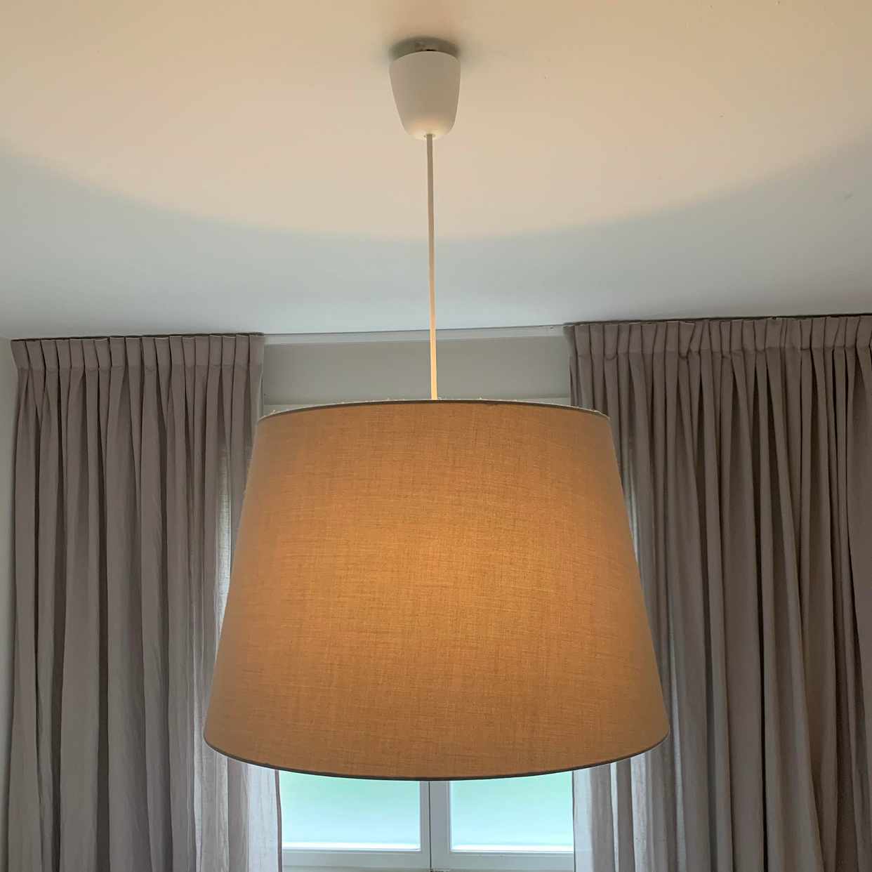 image of Taklampa bortskänkes - Stockholm City