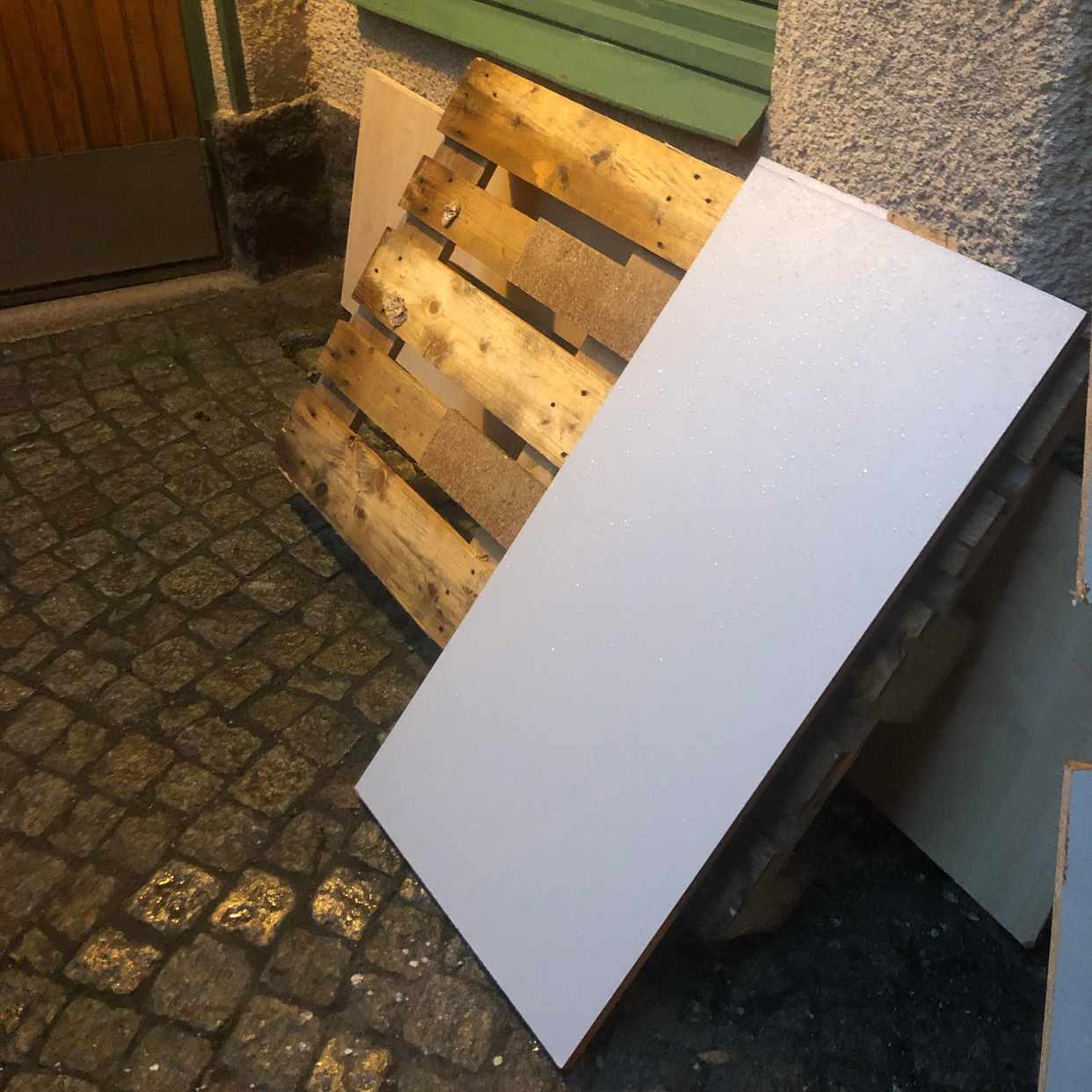 image of Slänga på grovsop - Stockholm
