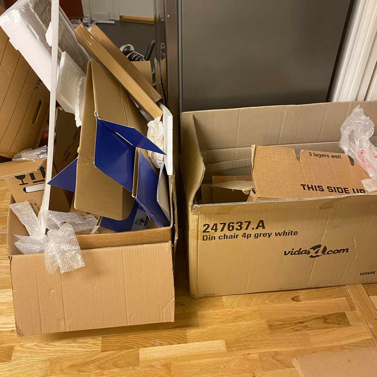 image of Kartonger, blandat avfall - Bromma