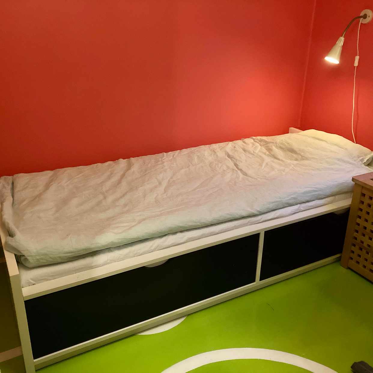image of Säng med lådor - Täby