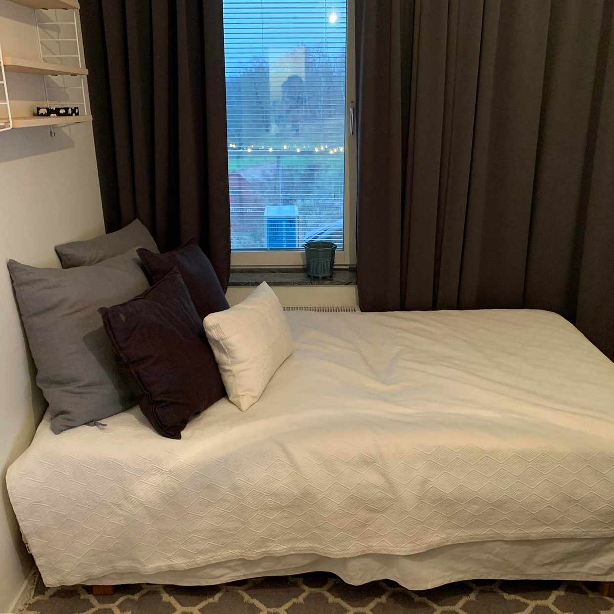 image of Köra en säng till soptipp - Stockholm