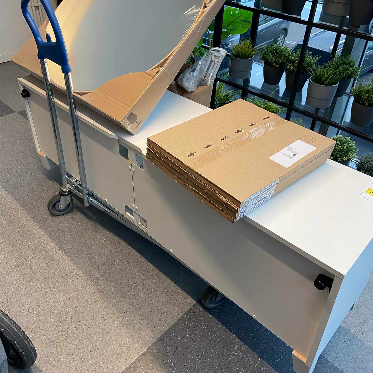 image of Flytta tv-bänk och spegel - 