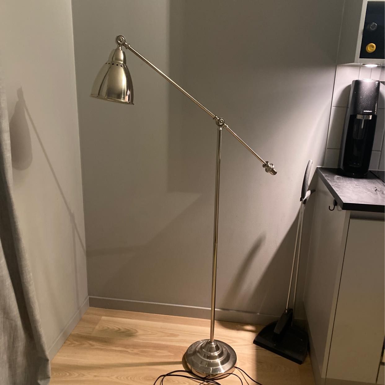 image of Lampa bortskänkes - Hägersten